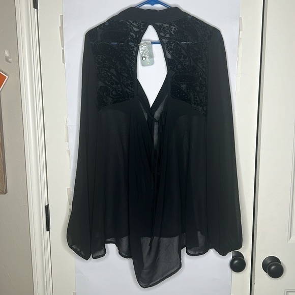 NWT Forever 21 plus blouse - Picture 2 of 6